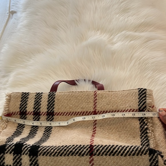 Burberry fabric twill, tote, cream, black, and red - Picture 5 of 6